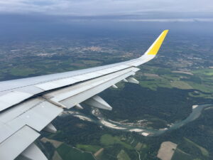 Vueling Ground Staff Hold Bag Hostage, Force Pilot To Pay €60 Ransom