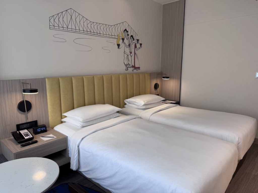 Twin Beds Room