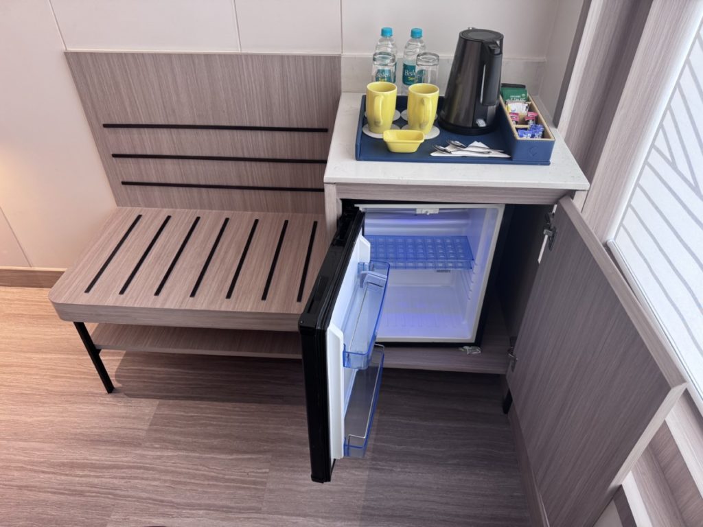 Twin Beds Room
