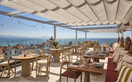 roof terrace with sea view under white shade cloth at Talaia Hotel Spa Biarritz