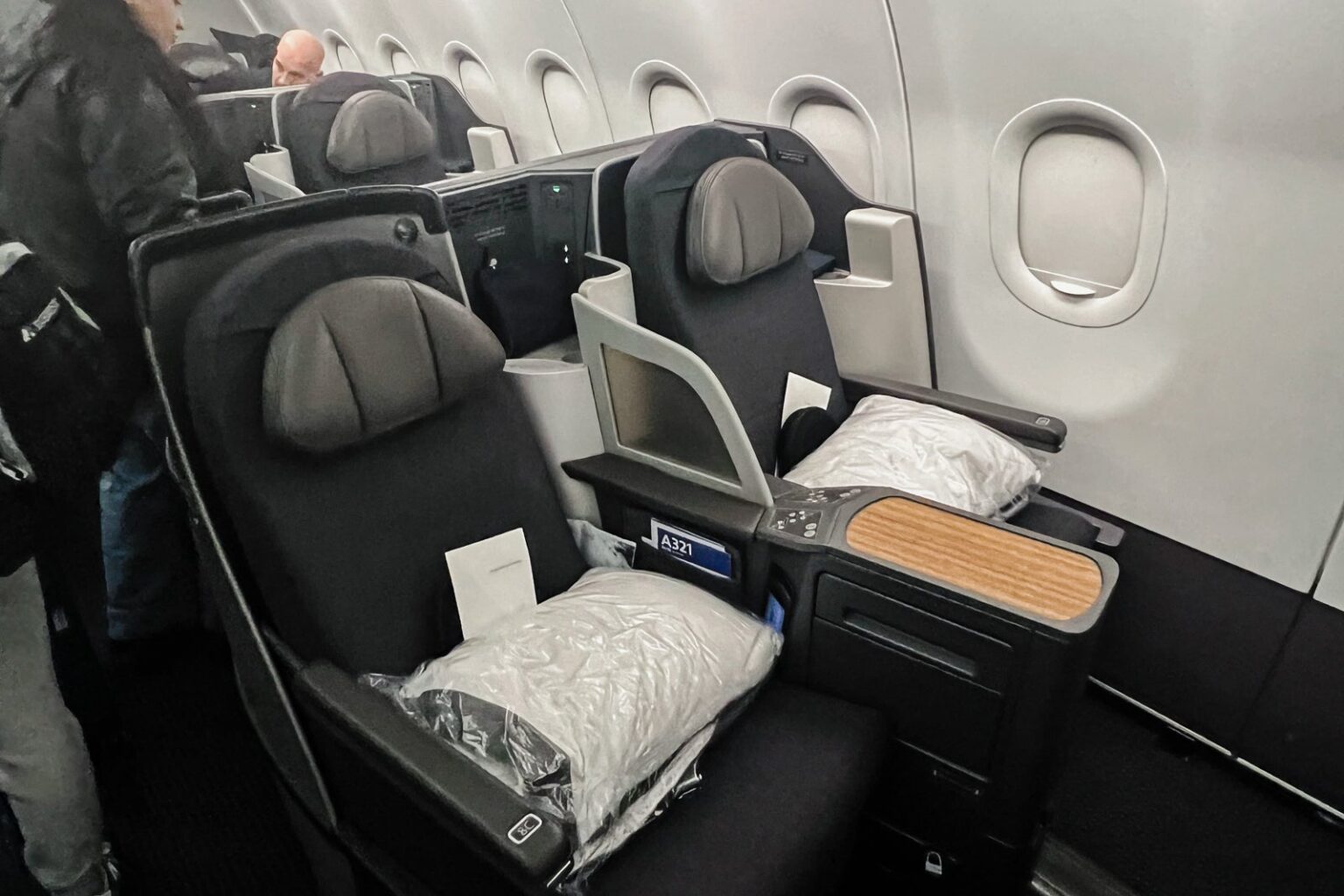 American Airlines to begin providing pajamas for business-class flyers Mackenzie Roche