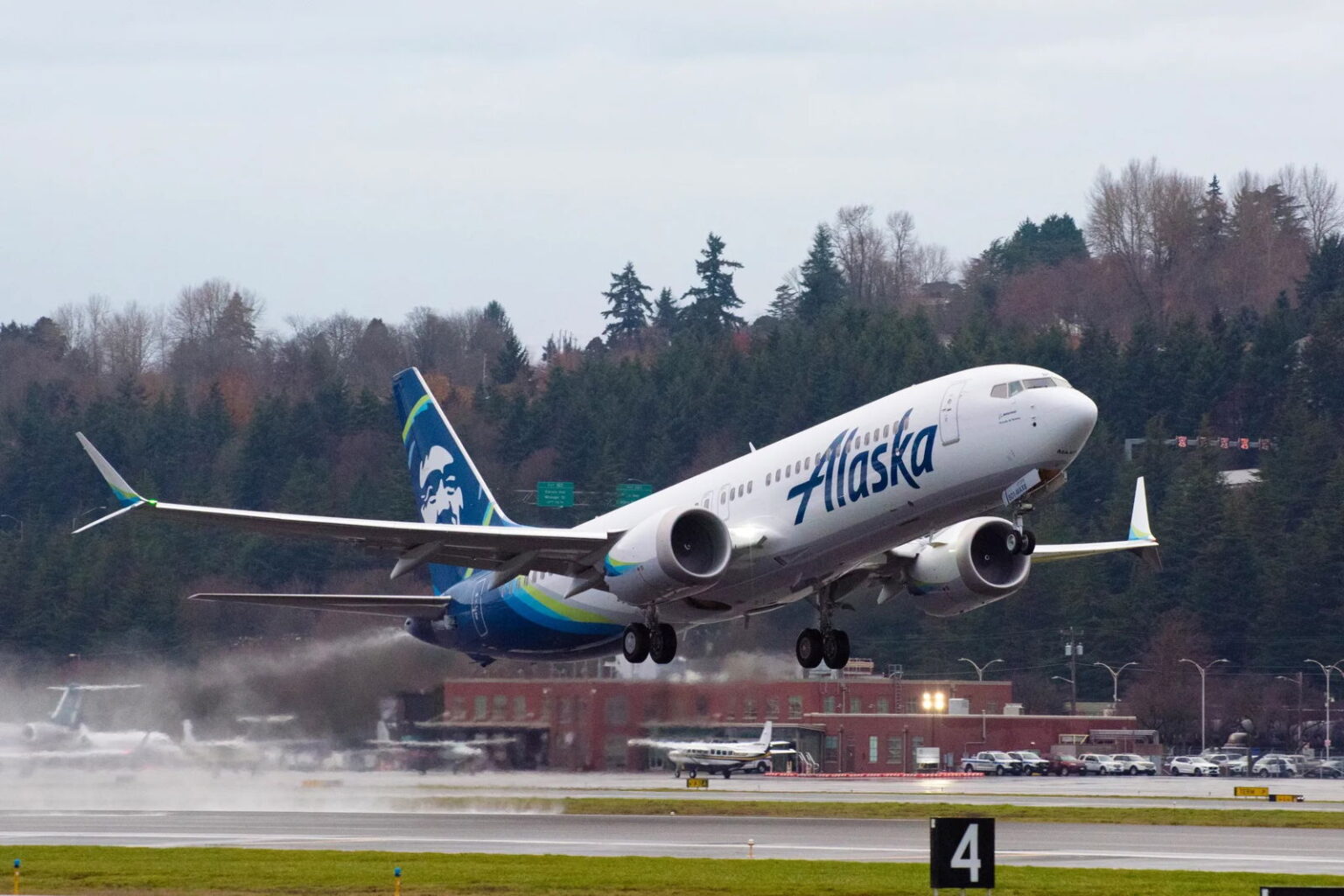 Cool/Ouch: Alaska Airlines Plans Iceland Flights With Boeing 737 MAX