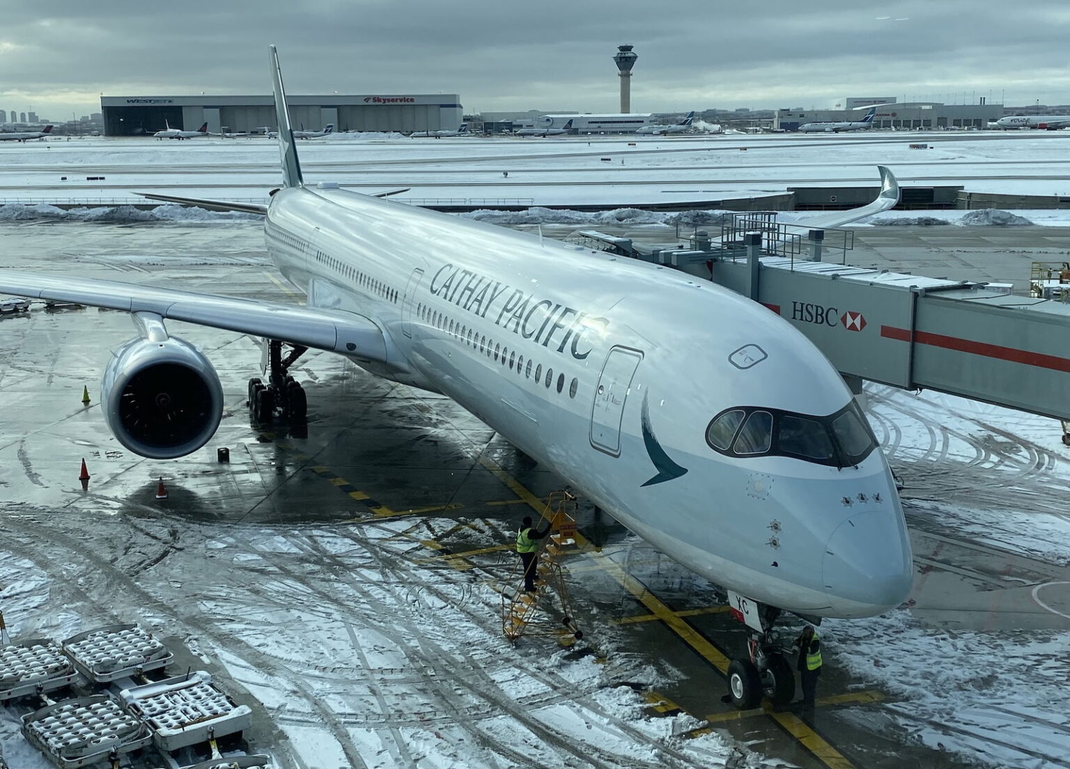 Cathay Pacific Resumes Seattle Flights: An Attack On Alaska, Delta, Or Both?