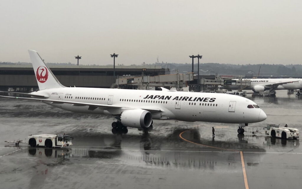 Japan Airlines CEO Takes 30% Pay Cut Over Drinking Pilot Scandal… Again!