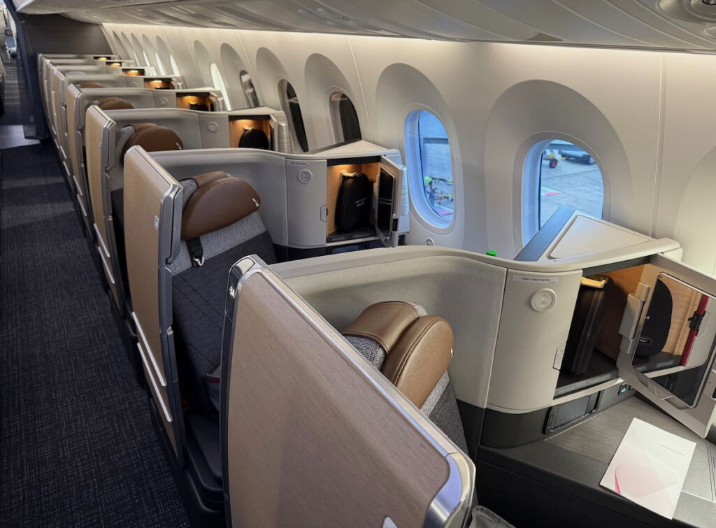 American Boeing 777-200ERs Getting New Cabins, Viasat Wi-Fi