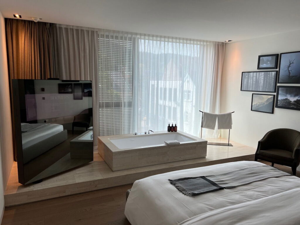 14 Of My Biggest Hotel Pet Peeves, From Decorative Pillows To Destination Fees