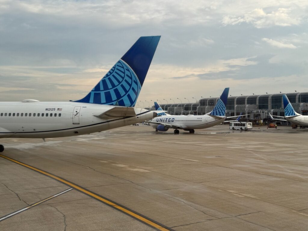 United Airlines Adds Ten New Routes From Chicago O’Hare After Securing More Gates (Full List) airplanes on the runway
