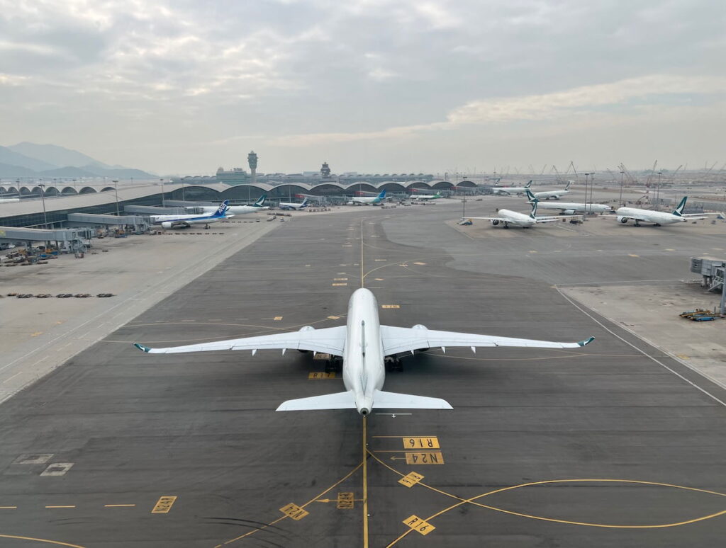 Surprise: Qatar Airways Selling 10% Cathay Pacific Stake, But Why?