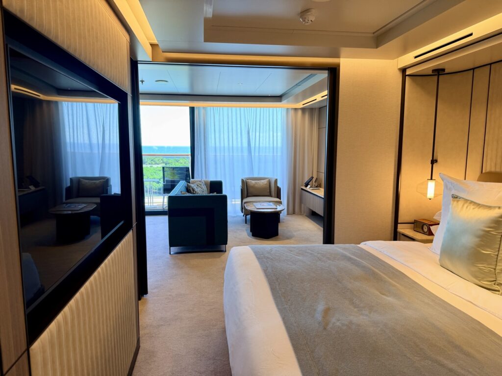 the ritz carlton yacht collection suite lounge