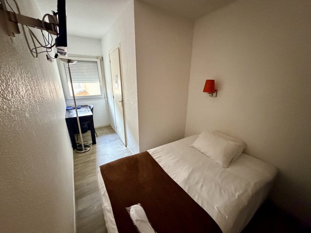 Two Star Hotel Cannes France - bedroom wide