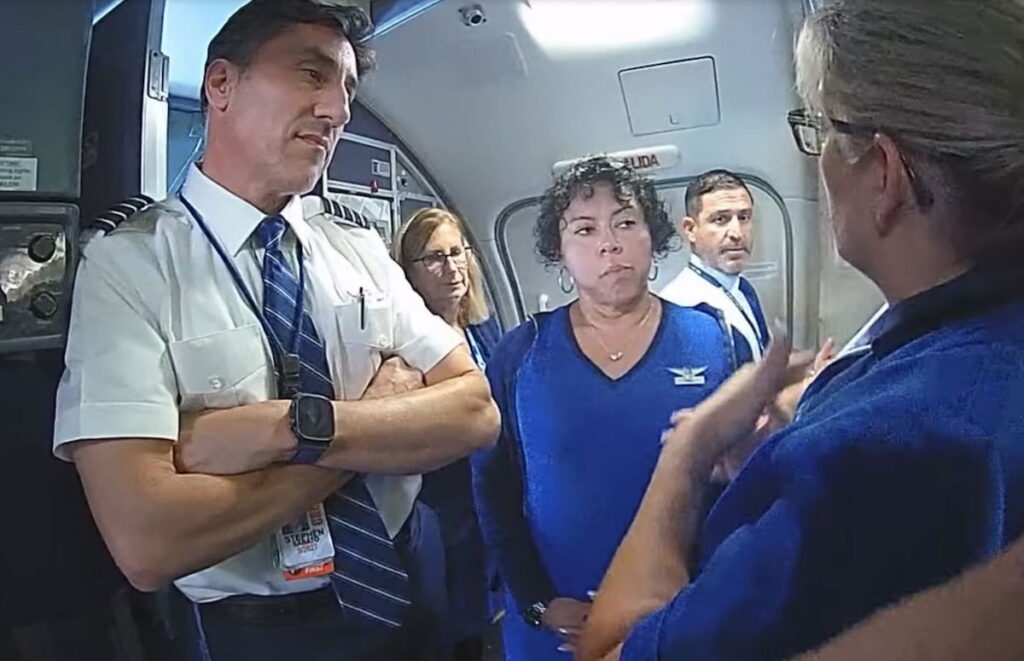 United Removes Stumbling Woman From Flight, But Not All Employees Agree