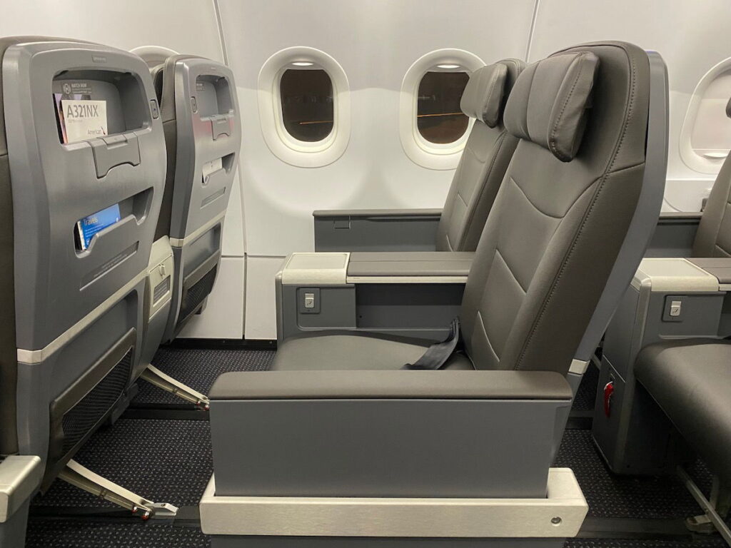 American Airlines Instant Cash + Mileage Upgrade Offers Explained: Worth It?