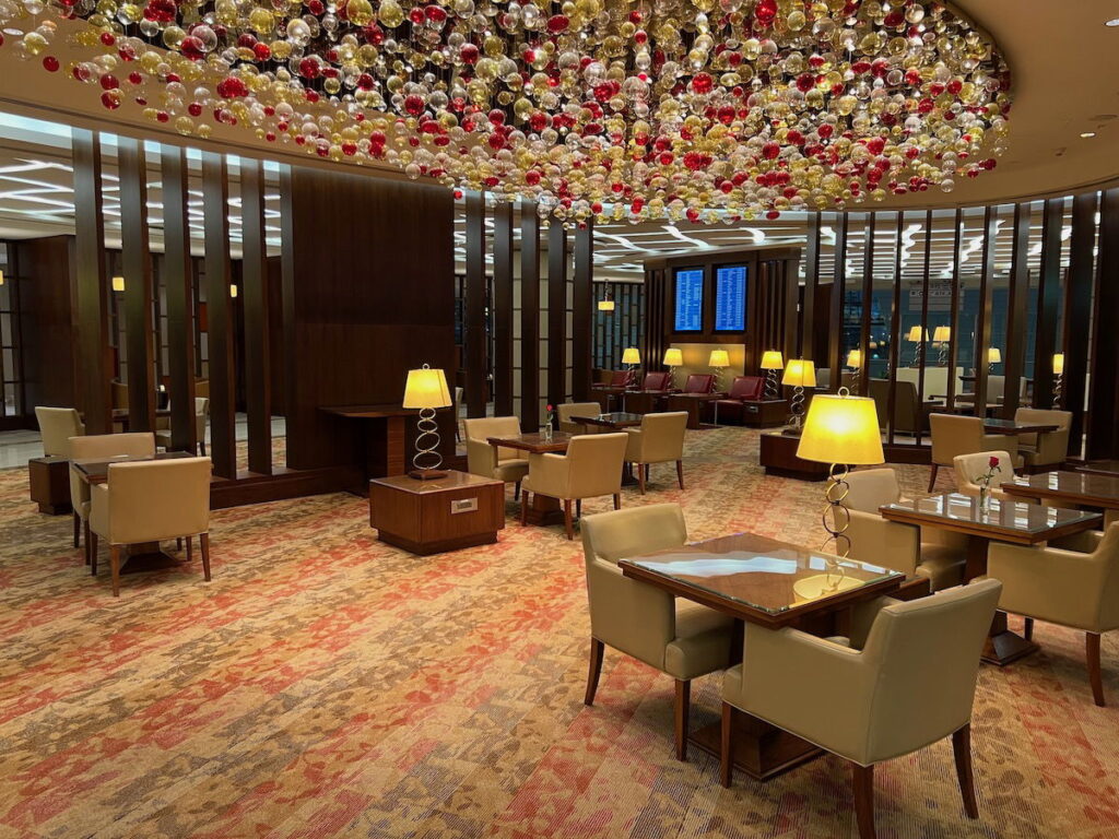 Buy Emirates Lounge Access: How Much Does It Cost, And Is It Worth It?