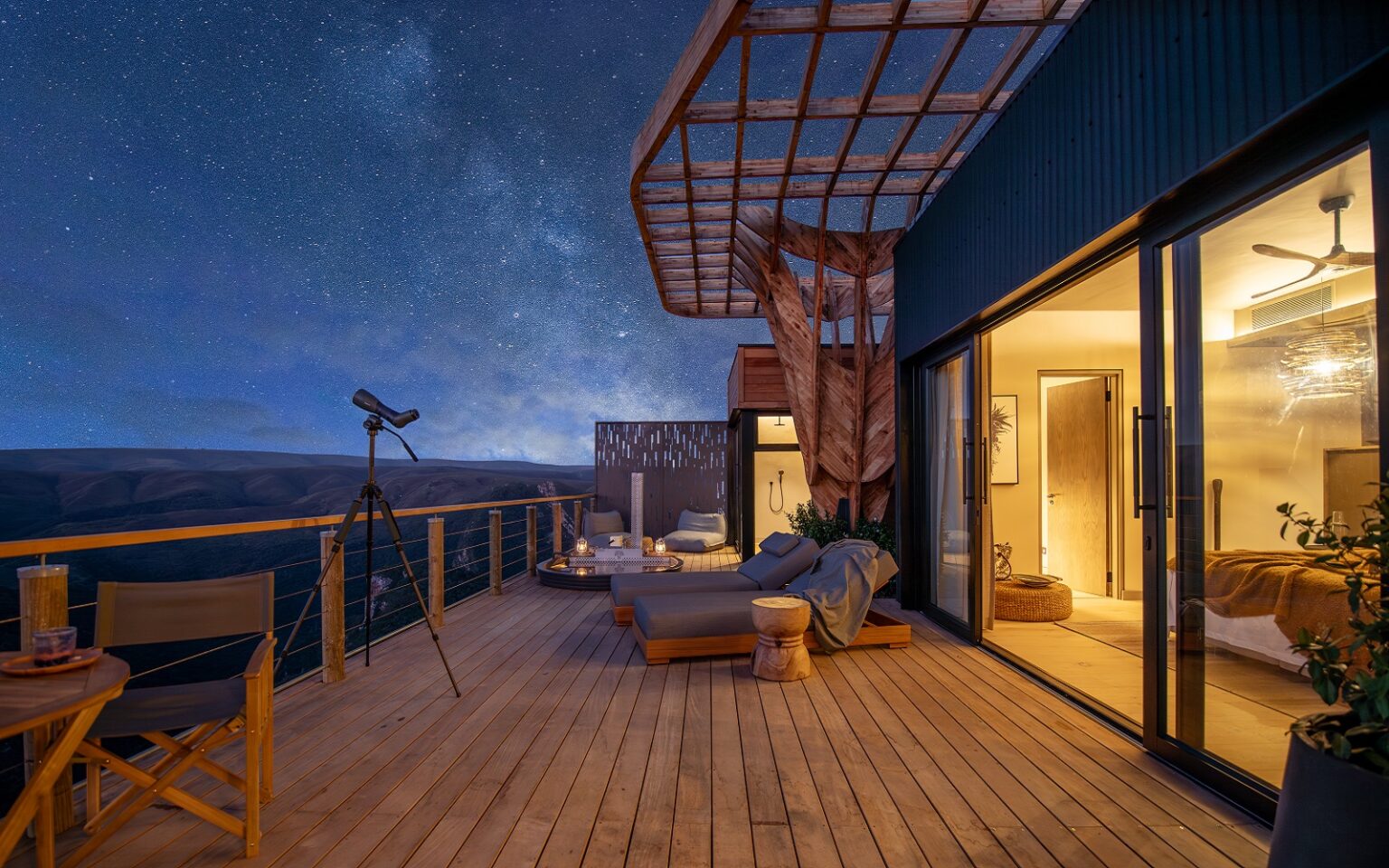 starwatching from wooden deck in Mantis Hiddn in Addo from Accor