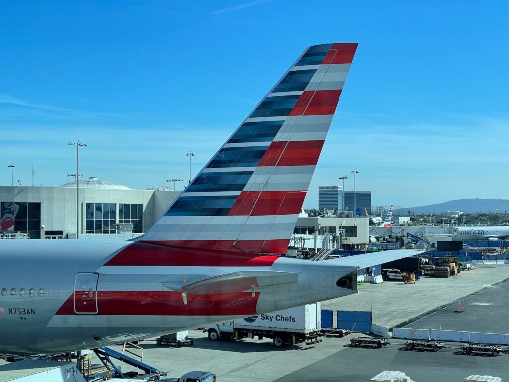 the tail of an airplane