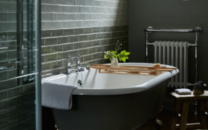 Case Study: House of Rohl makes a statement in Fowey Hall Hotel A deep, Victorian, double-ended claw-foot bath from House of Rohl in Fowey Hall Hotel