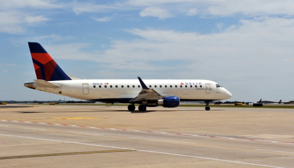 SkyWest CEO Accused Of Delaying Flight For Daughter: The Defense Is Suspicious SkyWest CEO Accused Of Delaying Flight For Daughter: The Defense Is Suspicious