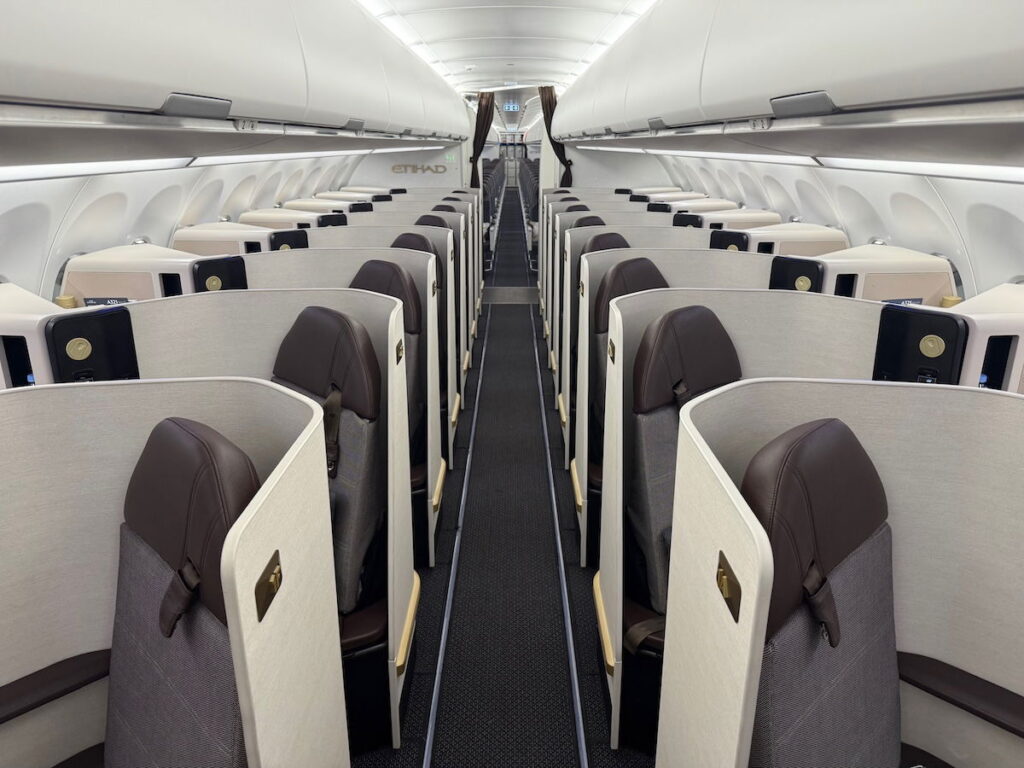 Review: Etihad First Class Airbus A321LR (KTI-AUH)