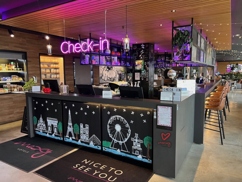 Hotel Mobile Check-In Via App: Is It Worth Using, And If So, When? Hotel Mobile Check-In Via App: Is It Worth Using, And If So, When?