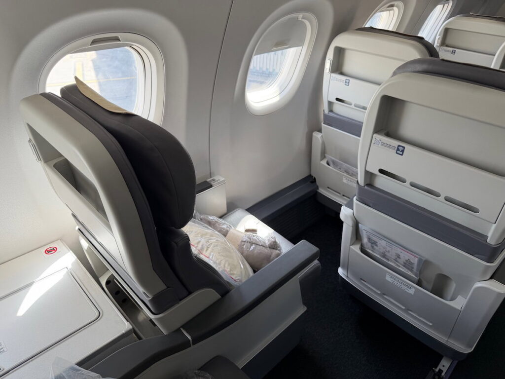 The Strangest, Worst, Business Class Seat I’ve Flown: Make It Make Sense!