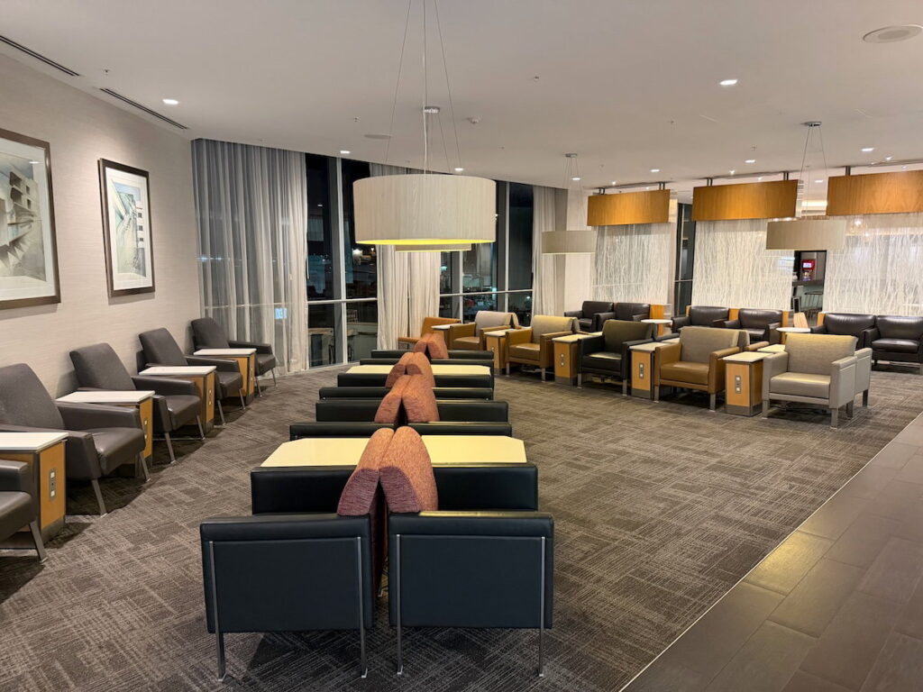 Review: American Flagship Lounge Miami Airport (MIA)