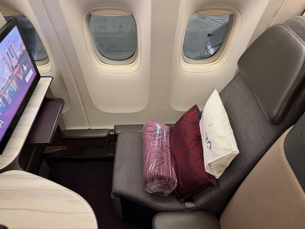 Best Qatar Airways Qsuites Business Class Seats: Where To Sit & Why