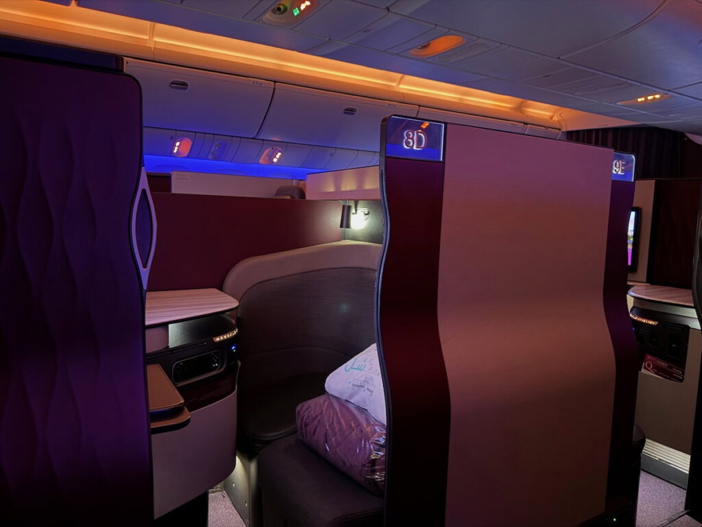 Review: Qatar Airways Qsuites Business Class Boeing 777 (DOH-BKK)