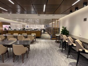Review: Singapore Airlines SilverKris Lounge Hong Kong (HKG)