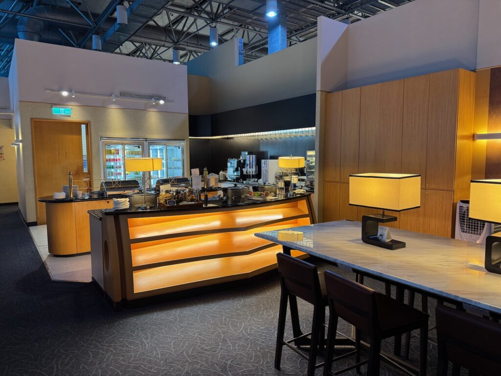 Review: Singapore Airlines SilverKris Lounge Taipei, Where The Garlic Bread Steals The Show