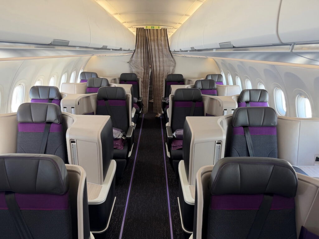 Review: Thai Airways Business Class Airbus A321neo (BKK-CEI) Review: Thai Airways Business Class Airbus A321neo (BKK-CEI)