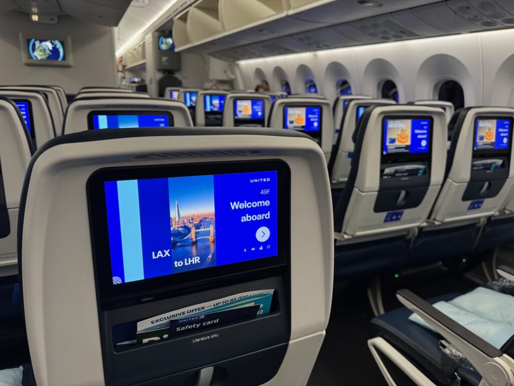 Review: United Airlines 787-9 Economy Class Los Angeles To London
