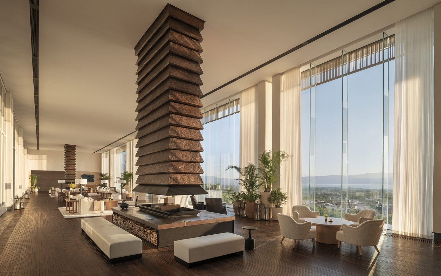 The Dali EDITION – reflecting the region’s cultural richness through a contemporary lens The Dali EDITION - Lobby with Erhai Lake Views