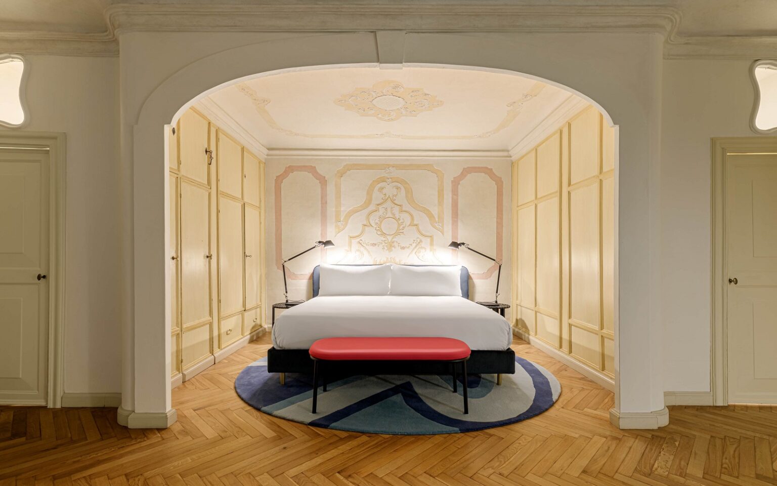 Room Mate Hotels Palazzo dei Fiori. Located between Piazza San Marco and the Ponte dell’Accademia