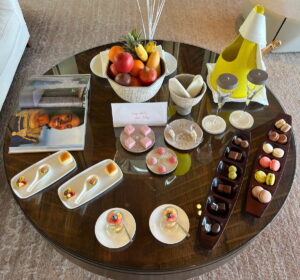 Hotel Welcome Amenities: What Are They, When Should You Expect Them?