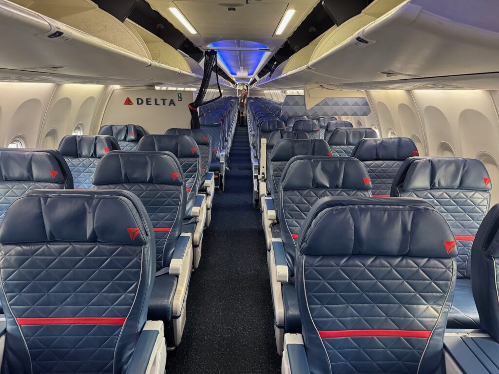 Review: Delta Air Lines 737-900ER First Class