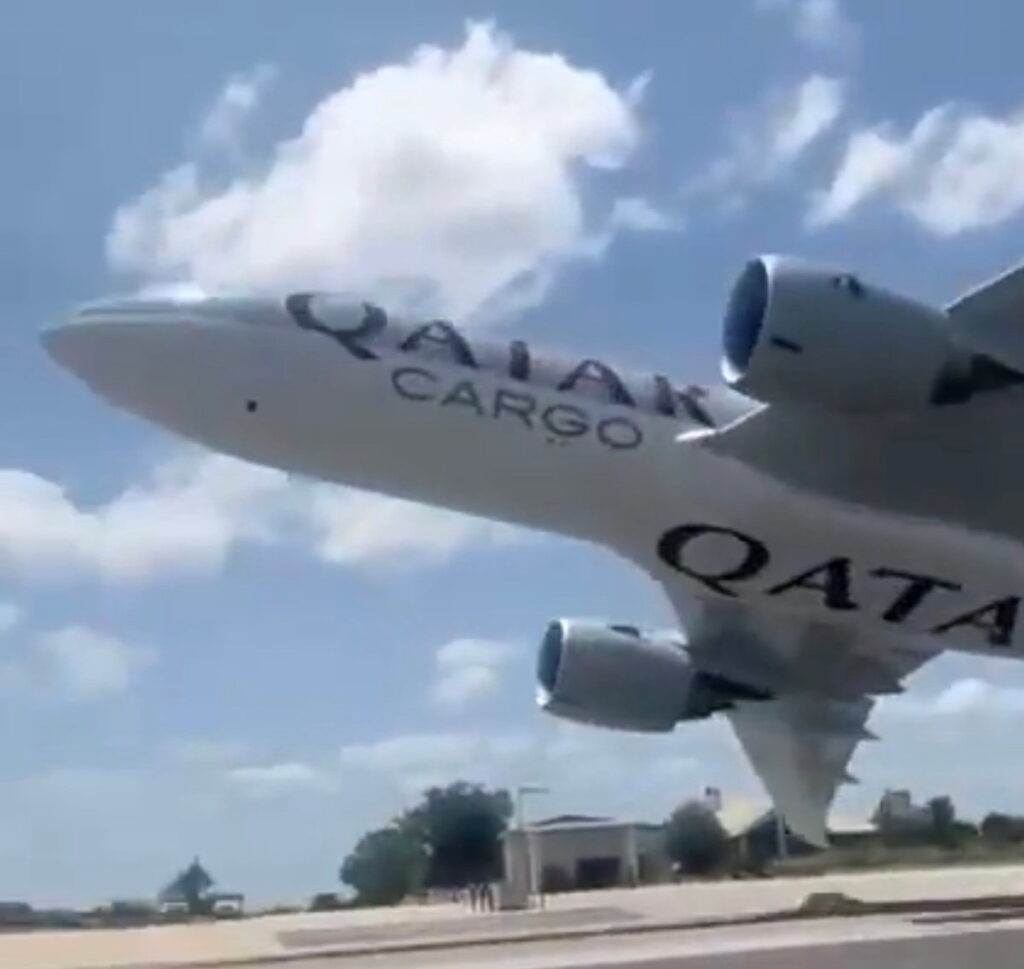 Boeing 777 Performs Reckless Low Pass, And It Nearly Ends In Disaster