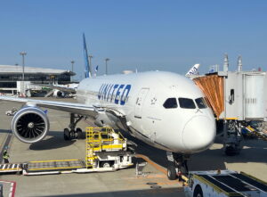 After Weeks Of Issues, United’s Special New Dreamliner Returns To Boeing