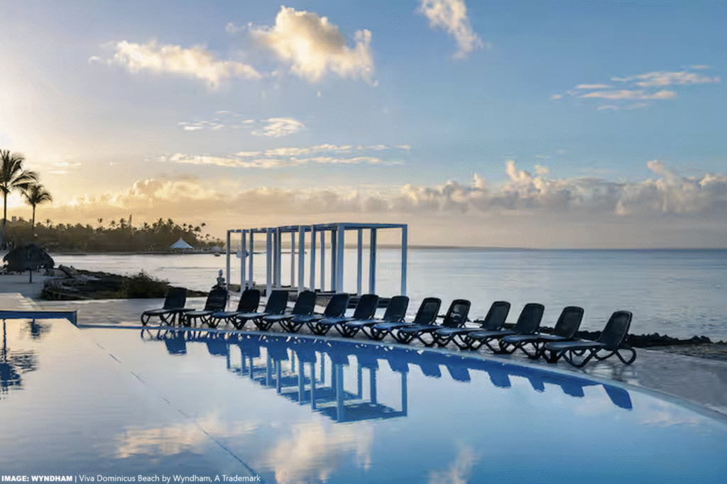 Wyndham Resort In Dominican Republic Went Up In Flames – 1,700 Evacuated & One Dead