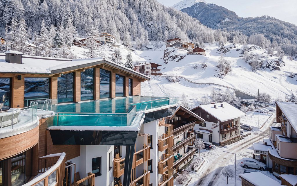 Case study: Alpine architecture and Japanese bathing culture from TOTO the family-owned five-star hotel Das Central in Sölden