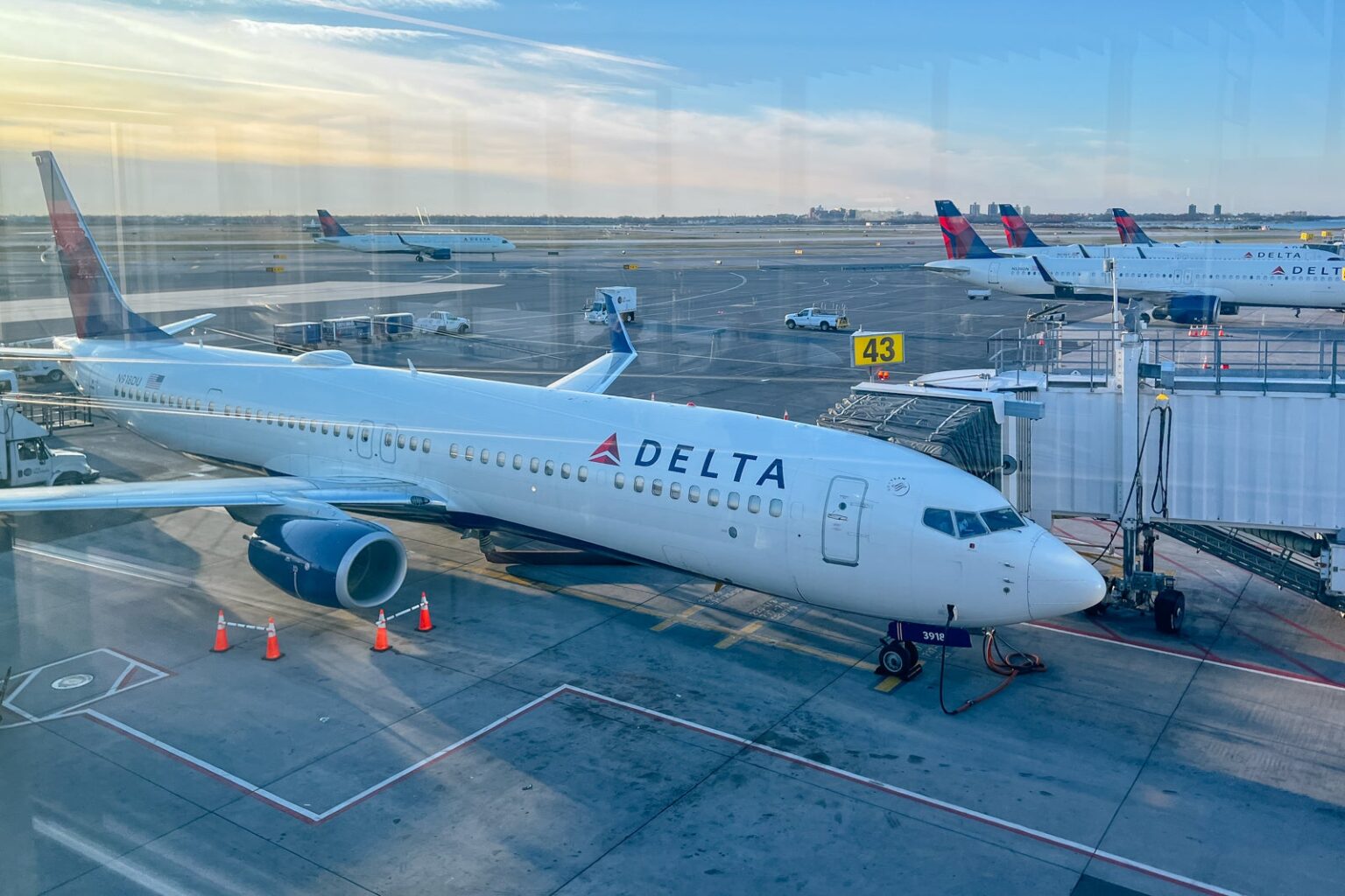 Gaming, not gambling: Delta partners with DraftKings for inflight sports picks