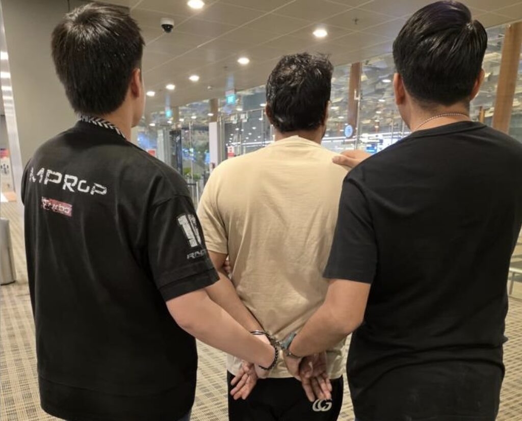 Tourists Steal $154,000 Diamond, Then Get Arrested At Singapore Airport Six Hours Later