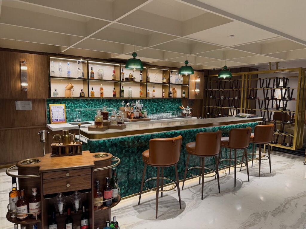 The Amazing Encalm Xenia Lounge Delhi Airport: $125 Well Spent!