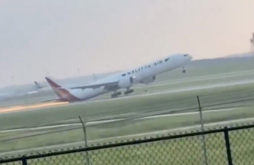Kalitta Air Boeing 777 Suffers Bizarre Tail Strike, Then Misses Next Approach