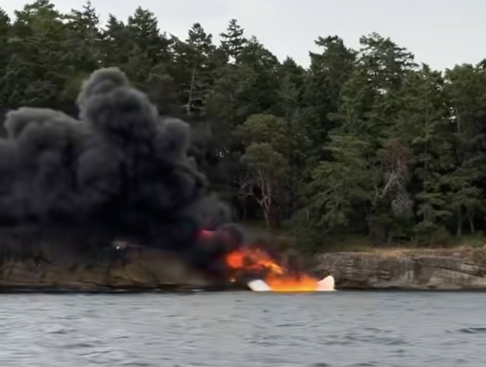 Kenmore Air Seaplane Crashes During Emergency Landing In Washington Kenmore Air Seaplane Crashes During Emergency Landing In Washington