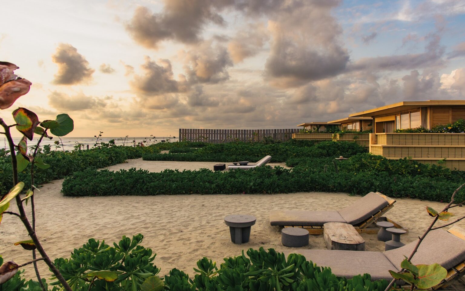 Kymaia – between the sound of waves and the fragrance of the Oaxacan jungle Designed by Ezequiel Ayarza Sforza Kymaia blends environmental regeneration with sustainable design, celebrating biodiversity in every detail