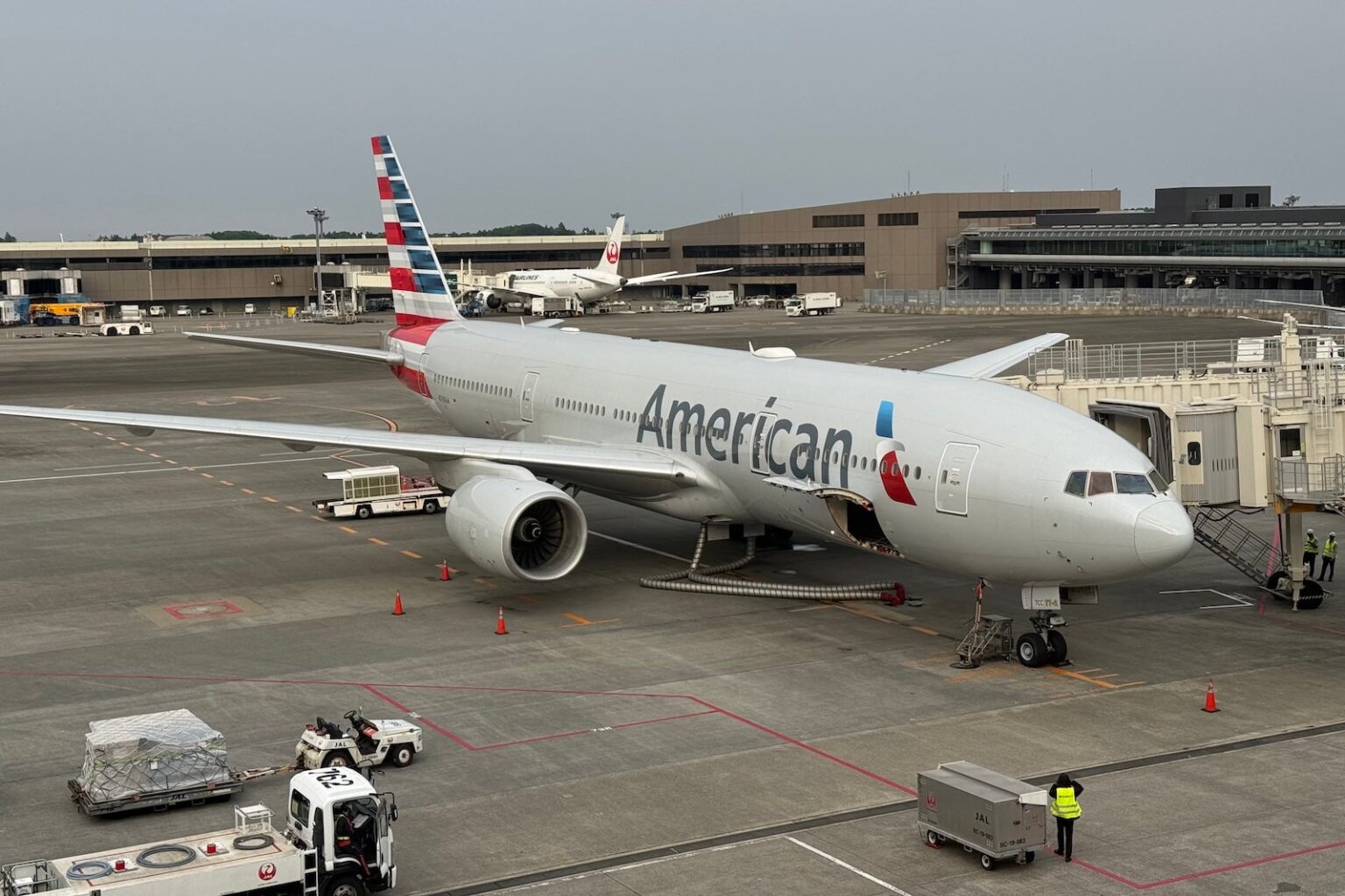 American Airlines AAdvantage: How to earn and redeem points, elite status and more