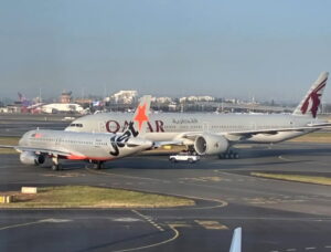 Jetstar A320 & Qatar Airways 777 Nearly Collide On Sydney Airport Taxiway Jetstar A320 & Qatar Airways 777 Nearly Collide On Sydney Airport Taxiway