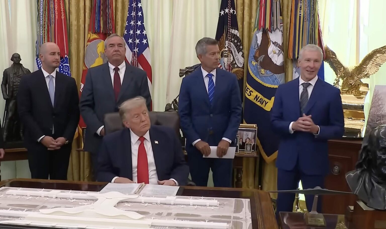 United Airlines CEO Scott Kirby Tells Trump, “I’ve Waited My Whole Career” For IAD Rebuild