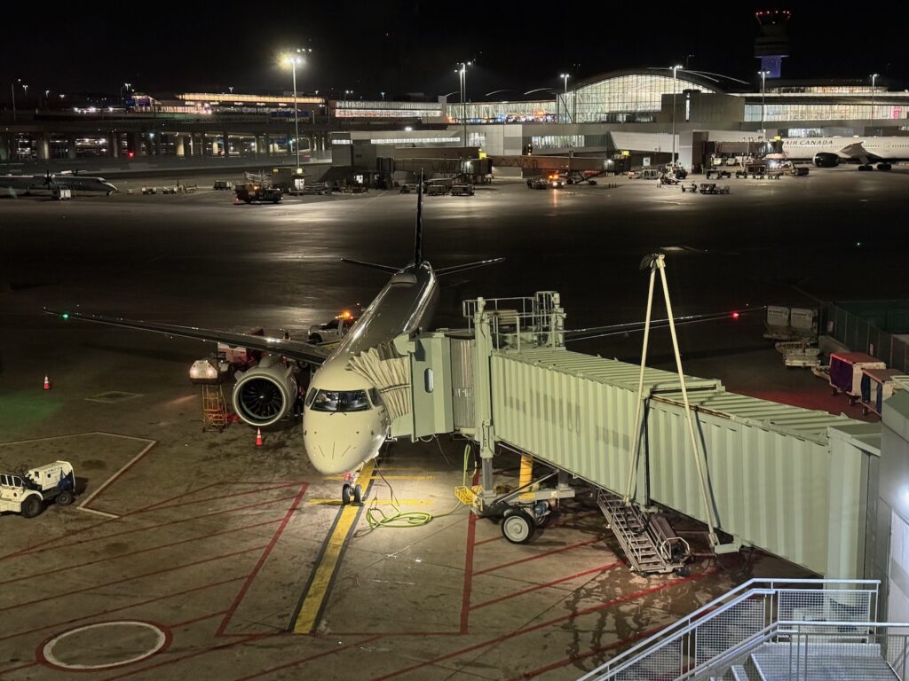 Toddler Refuses To Wear Seatbelt, Forcing Porter To Cancel Toronto Flight an airplane at an airport