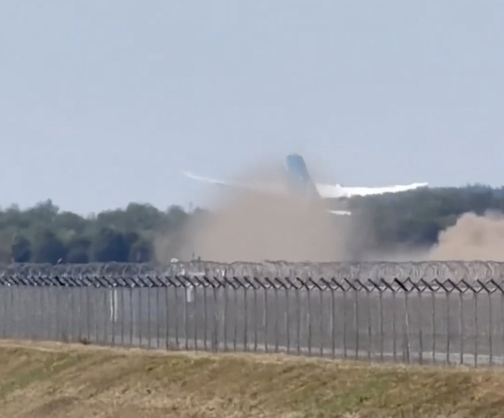 Vietnam Airlines Boeing 787 Suffers Botched Takeoff In Munich: Runway Overrun, Tail Strike, Shredded Tires Vietnam Airlines Boeing 787 Suffers Botched Takeoff In Munich: Runway Overrun, Tail Strike, Shredded Tires